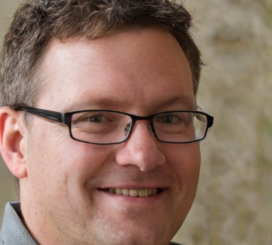 Instructor especializado en finanzas personales